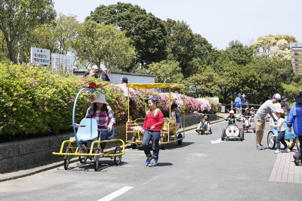 サイクリング　shamano 自転車 ダークグリーン 2人乗り　美品 おもしろ自転車（おもしろサイクルランド） - 北九州市立響灘緑地